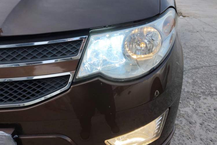 Used Wuling Hongguang 2014 1.5L S Standard Version Left Front Headlight