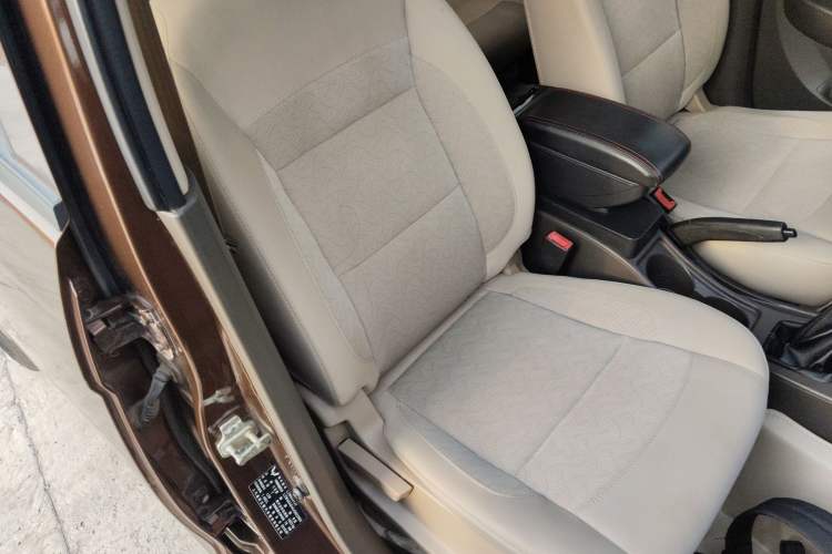 Used Wuling Hongguang 2014 1.5L S Standard Version Right Front Seat