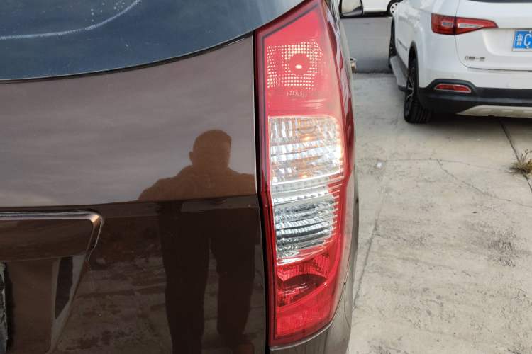 Used Wuling Hongguang 2014 1.5L S Standard Version Right Rear Taillight