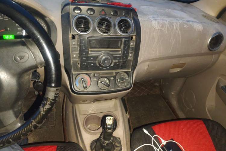 Used Wuling Hongguang 2010 1.2L Standard Version China IV Audio And AC Panel