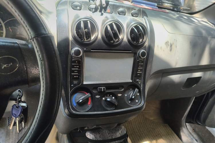 Used Wuling Hongguang 2010 1.2L Base Version China IV Standard Audio And AC Panel
