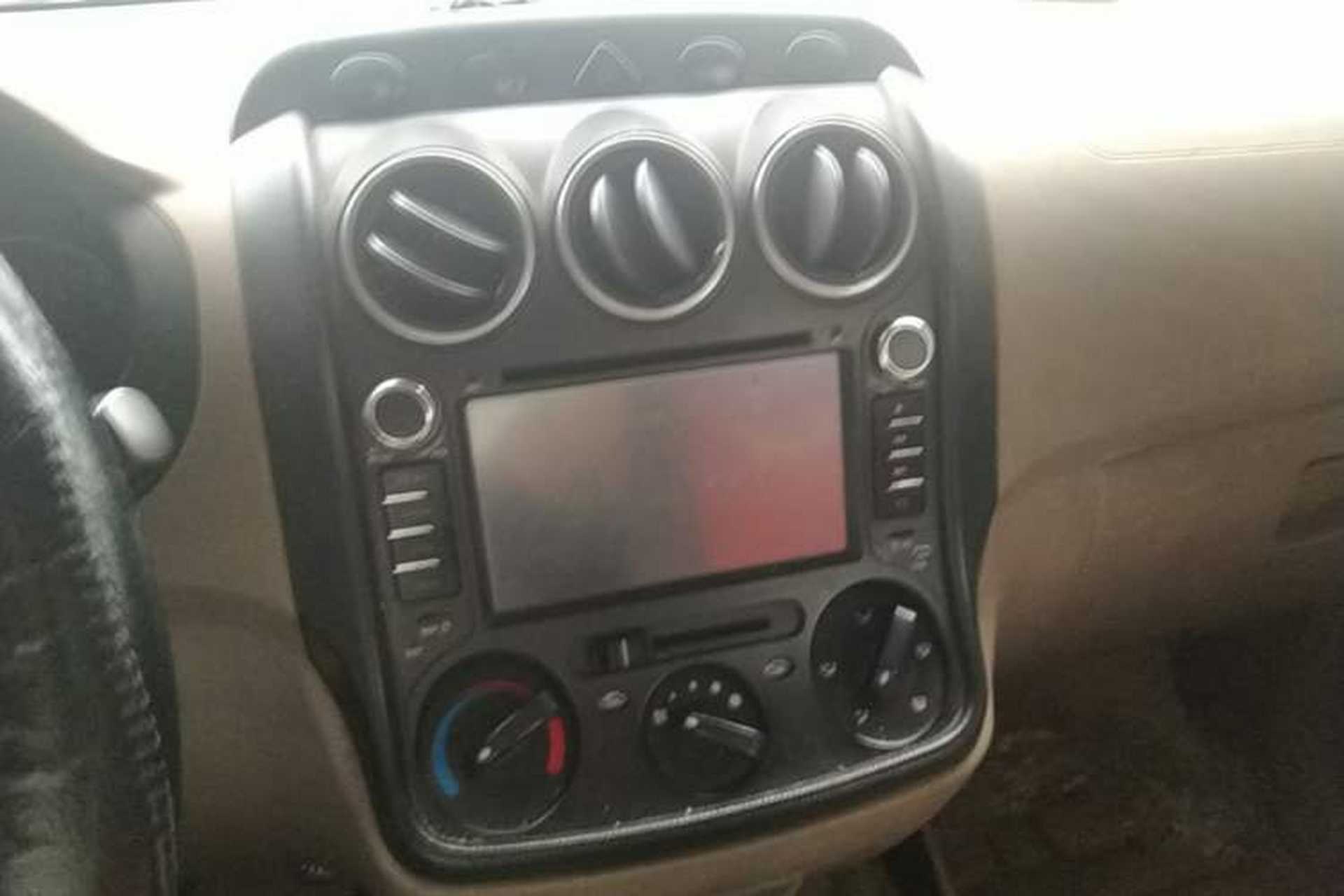 Used Wuling Hongguang 2010 1.2L Comfort Edition China IV Audio And AC Panel