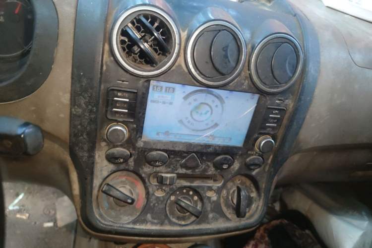 Used Wuling Hongguang 2010 1.2L Comfort Edition China IV Audio And AC Panel
