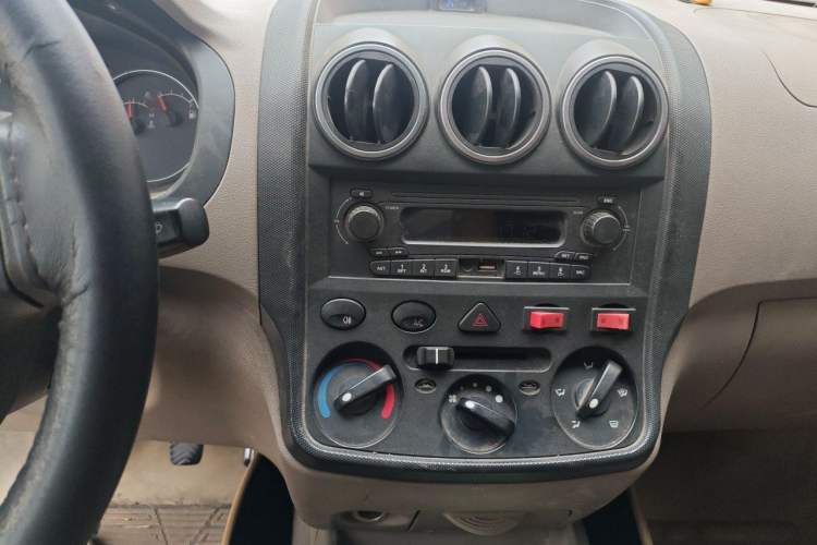 Used Wuling Hongguang 2010 1.4L Standard Version Audio And AC Panel