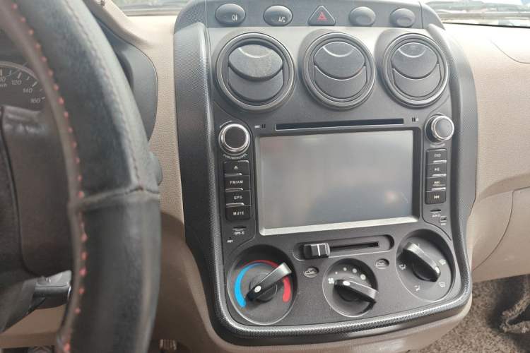 Used Wuling Hongguang 2010 1.2L Practical Version China IV Audio And AC Panel