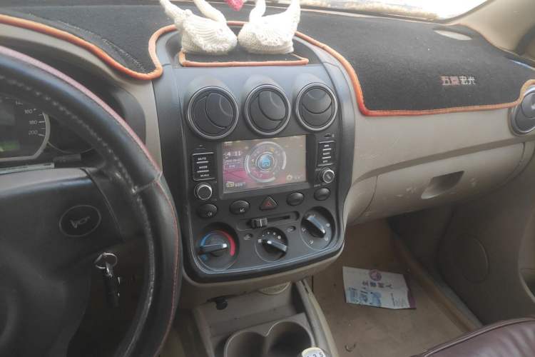 Used Wuling Hongguang 2010 1.4L Standard Version Audio And AC Panel