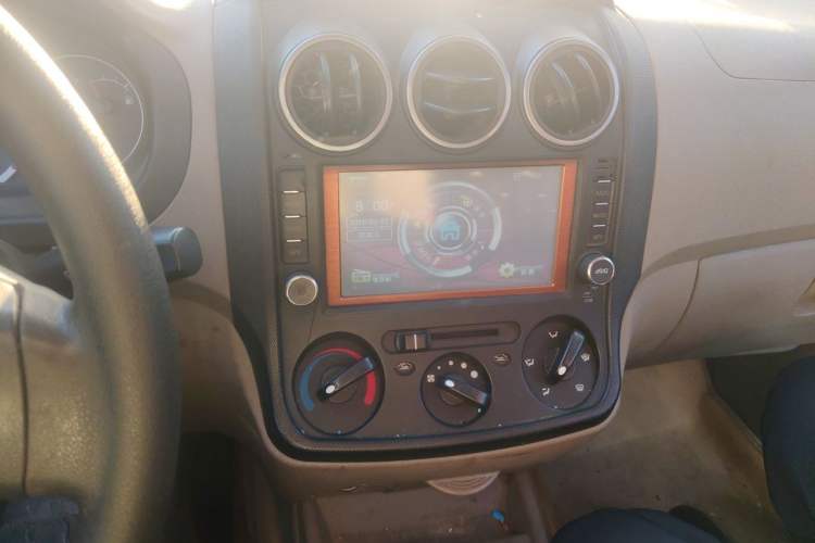 Used Wuling Hongguang 2010 1.2L Standard Version China IV Audio And AC Panel
