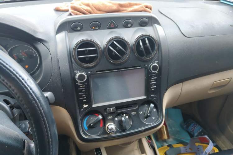 Used Wuling Hongguang 2010 1.4L Luxury Model Audio And AC Panel