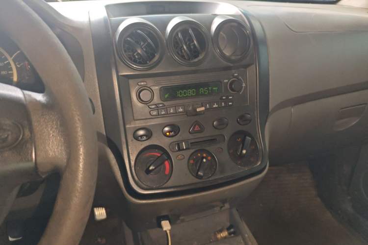 Used Wuling Hongguang 2010 1.2L Base Version China IV Standard Audio And AC Panel