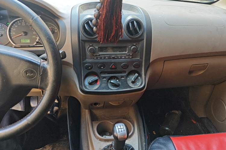 Used Wuling Hongguang 2010 1.2L Standard Version China IV Audio And AC Panel