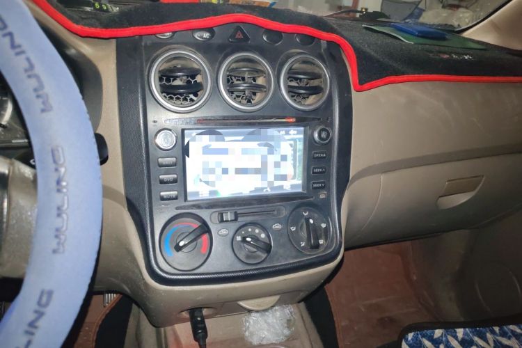 Used Wuling Hongguang 2010 1.4L Standard Version Audio And AC Panel