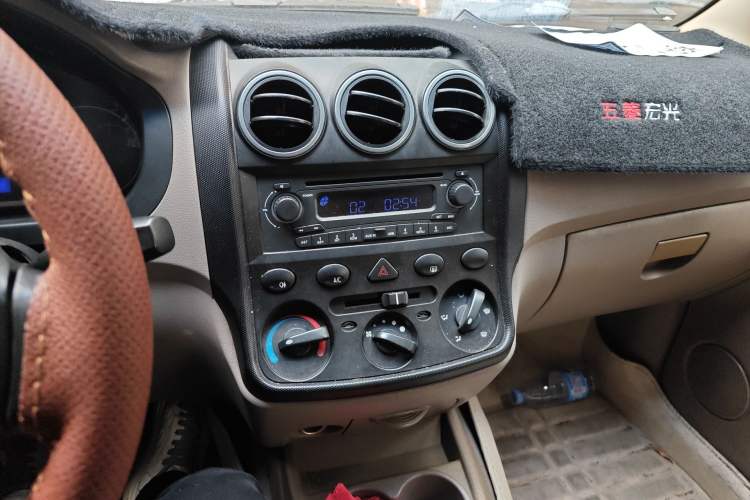 Used Wuling Hongguang 2010 1.4L Comfort Version Audio And AC Panel