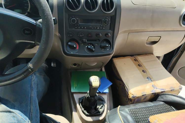 Used Wuling Hongguang 2010 1.2L Standard Version China IV Audio And AC Panel