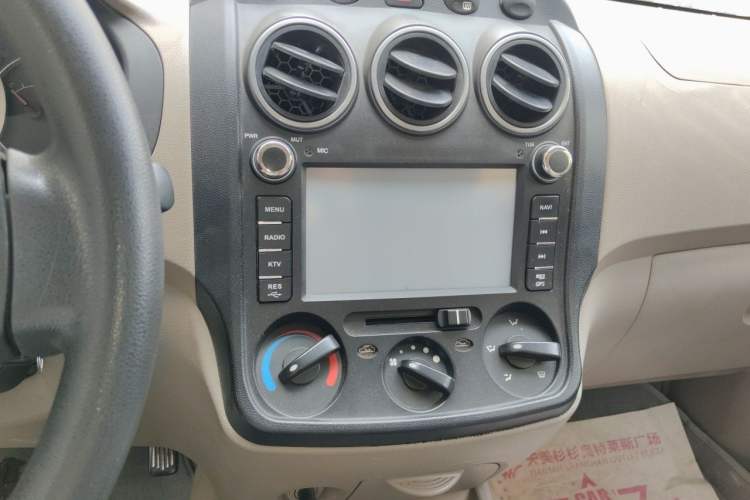 Used Wuling Hongguang 2010 1.4L Standard Version Audio And AC Panel