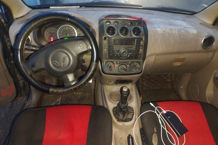 Used Wuling Hongguang 2010 1.2L Standard Version China IV Center Console