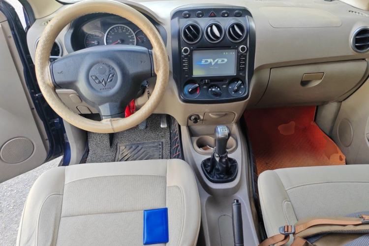Used Wuling Hongguang 2010 1.4L Comfort Version Center Console
