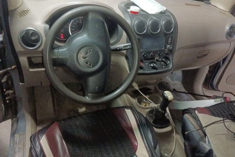 Used Wuling Hongguang 2010 1.4L Comfort Version Center Console