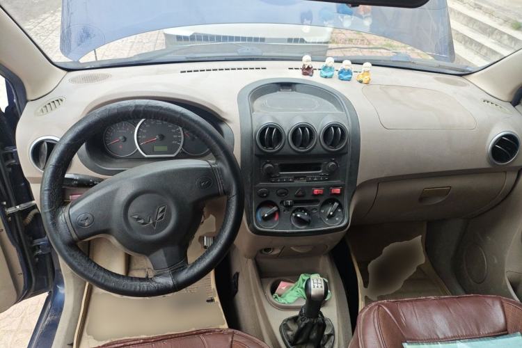 Used Wuling Hongguang 2010 1.4L Standard Version Center Console