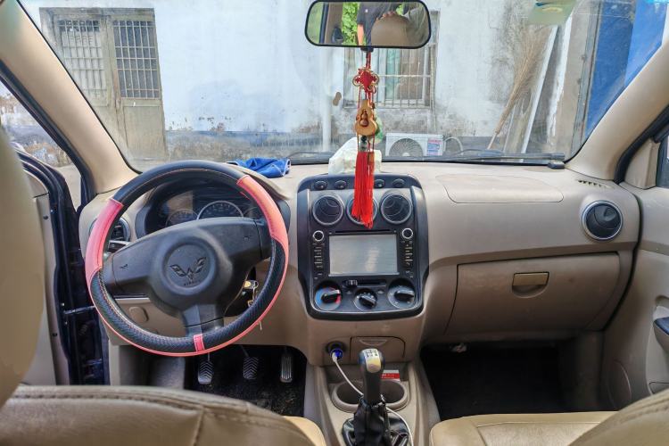 Used Wuling Hongguang 2010 1.4L Comfort Version Center Console