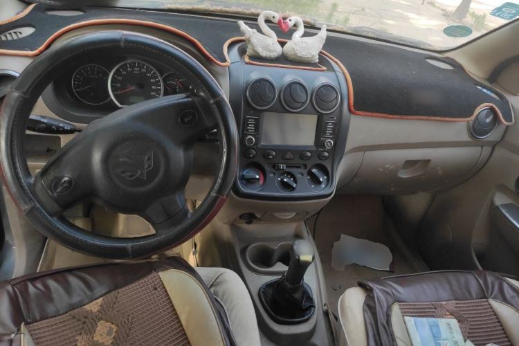 Used Wuling Hongguang 2010 1.4L Standard Version Center Console