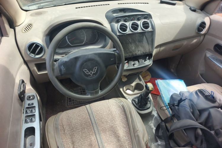Used Wuling Hongguang 2010 1.2L Comfort Edition China IV Center Console