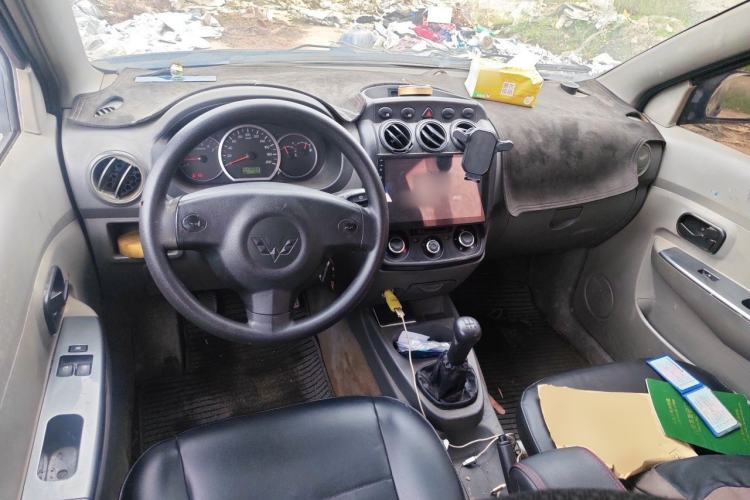 Used Wuling Hongguang 2010 1.2L Base Version China IV Standard Center Console