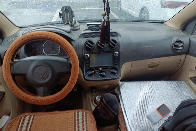 Used Wuling Hongguang 2010 1.4L Luxury Model Center Console