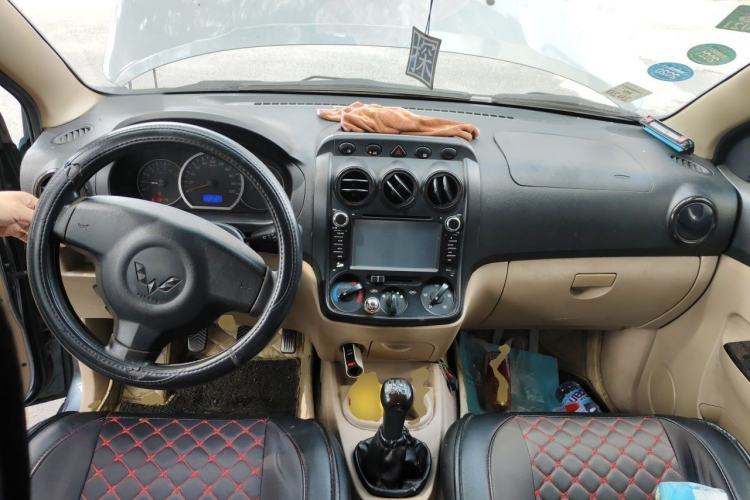 Used Wuling Hongguang 2010 1.4L Luxury Model Center Console