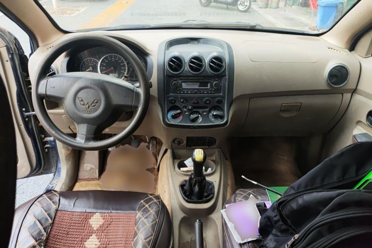 Used Wuling Hongguang 2010 1.4L Comfort Version Center Console