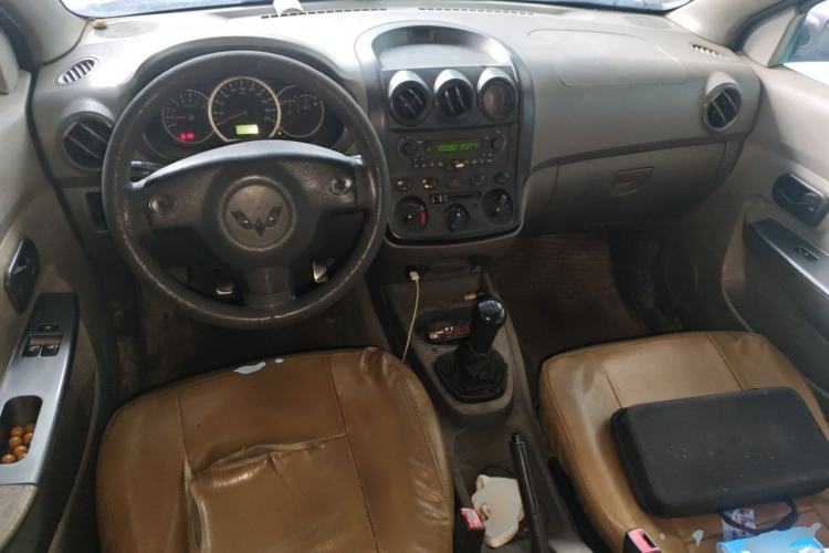 Used Wuling Hongguang 2010 1.2L Base Version China IV Standard Center Console