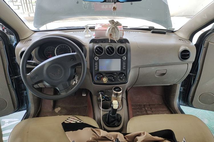 Used Wuling Hongguang 2010 1.2L Standard Version China IV Center Console