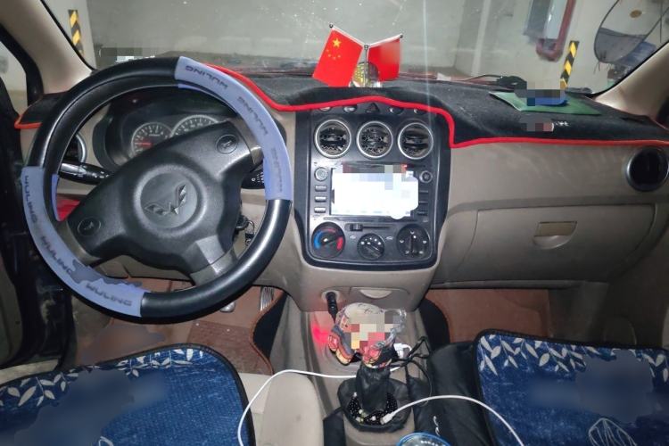 Used Wuling Hongguang 2010 1.4L Standard Version Center Console