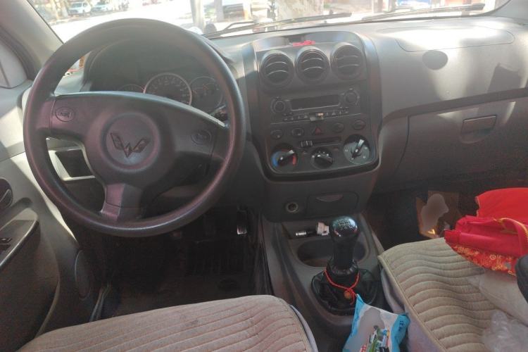 Used Wuling Hongguang 2010 1.2L Base Version China IV Standard Center Console