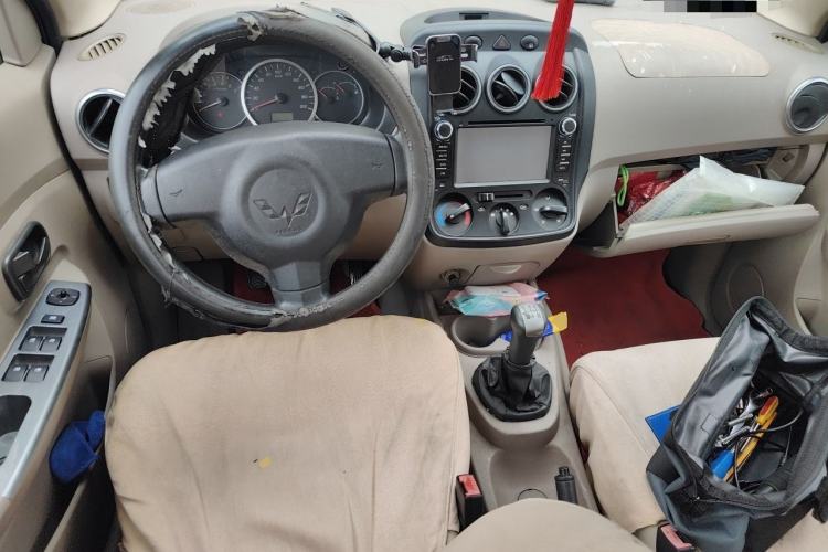 Used Wuling Hongguang 2010 1.4L Comfort Version Center Console