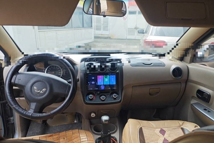 Used Wuling Hongguang 2010 1.4L Comfort Version Center Console