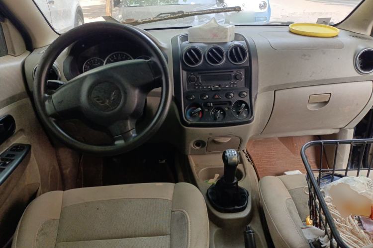 Used Wuling Hongguang 2010 1.2L Comfort Edition China IV Center Console