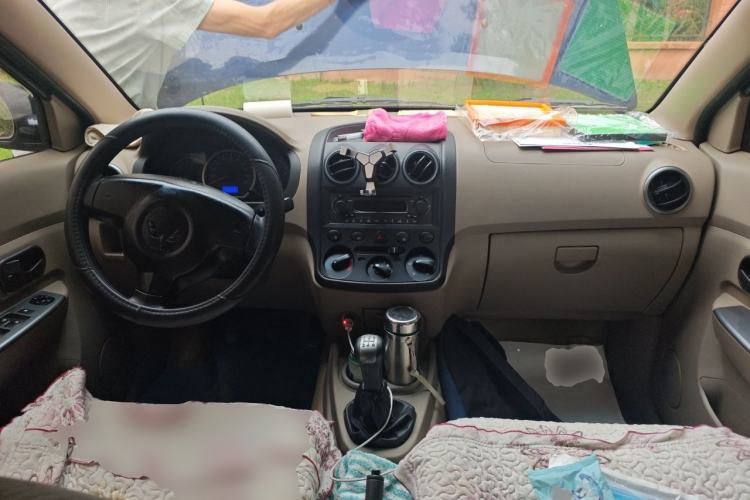Used Wuling Hongguang 2010 1.2L Comfort Edition China IV Center Console