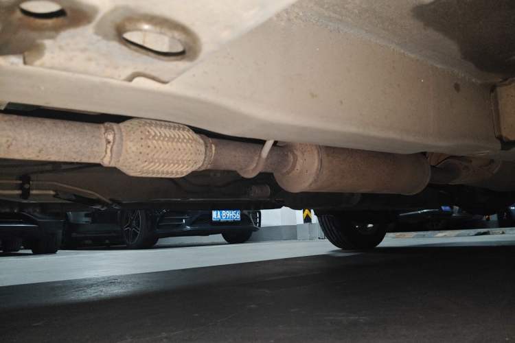 Used Wuling Hongguang 2010 1.4L Standard Version Chassis Front Left