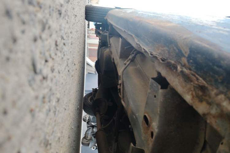 Used Wuling Hongguang 2010 1.4L Luxury Model Chassis Front Right