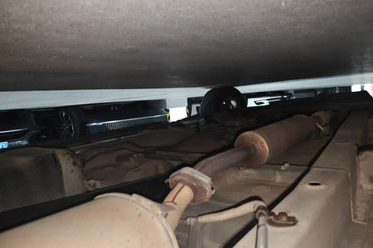 Used Wuling Hongguang 2010 1.4L Standard Version Chassis Rear Left