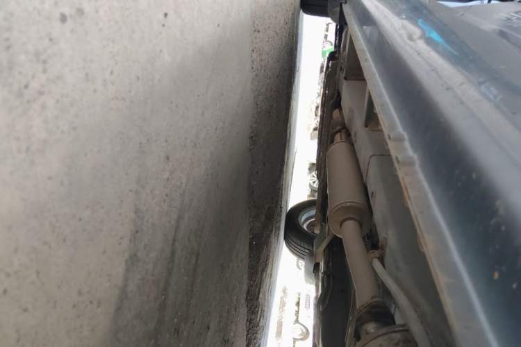 Used Wuling Hongguang 2010 1.4L Standard Version Chassis Rear Left
