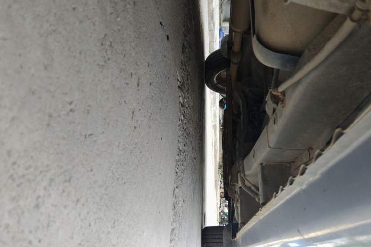 Used Wuling Hongguang 2010 1.4L Standard Version Chassis Rear Right