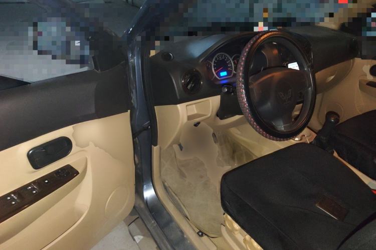 Used Wuling Hongguang 2010 1.4L Luxury Model Driver Seat