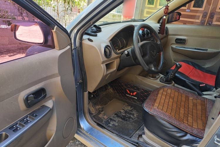 Used Wuling Hongguang 2010 1.2L Standard Version China IV Driver Seat