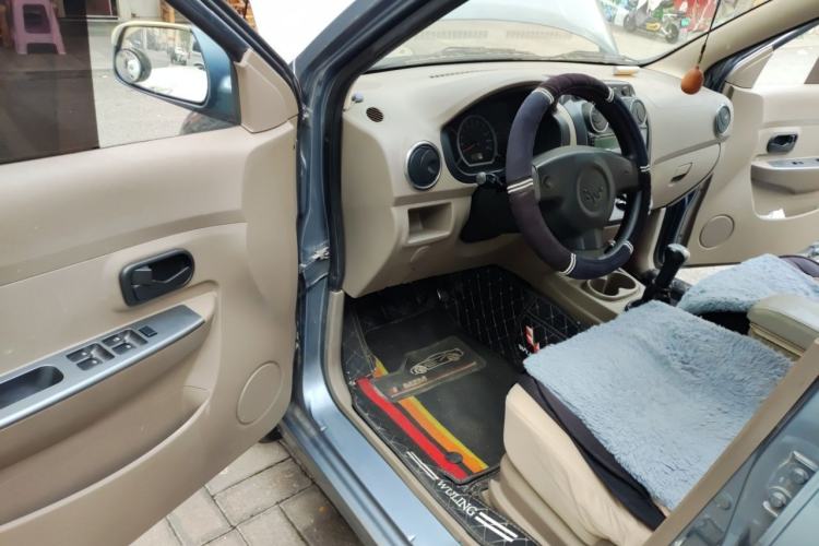 Used Wuling Hongguang 2010 1.2L Standard Version China IV Driver Seat