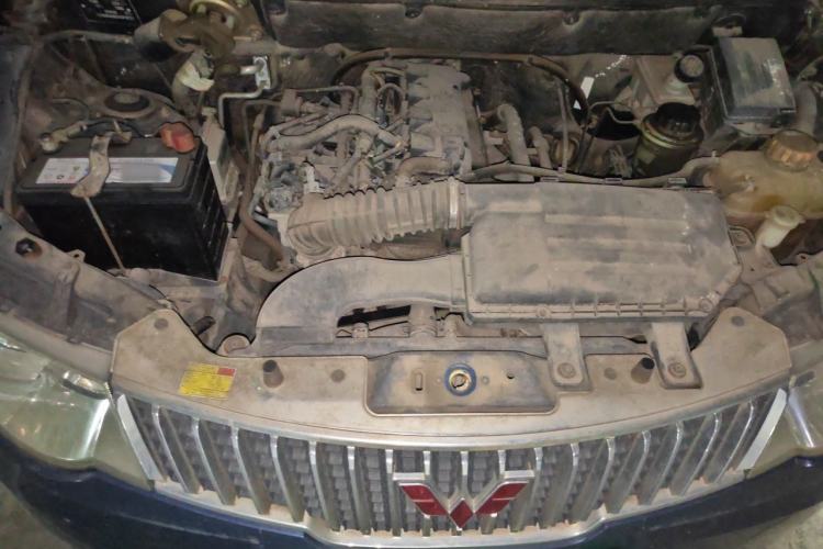 Used Wuling Hongguang 2010 1.4L Comfort Version Engine Bay