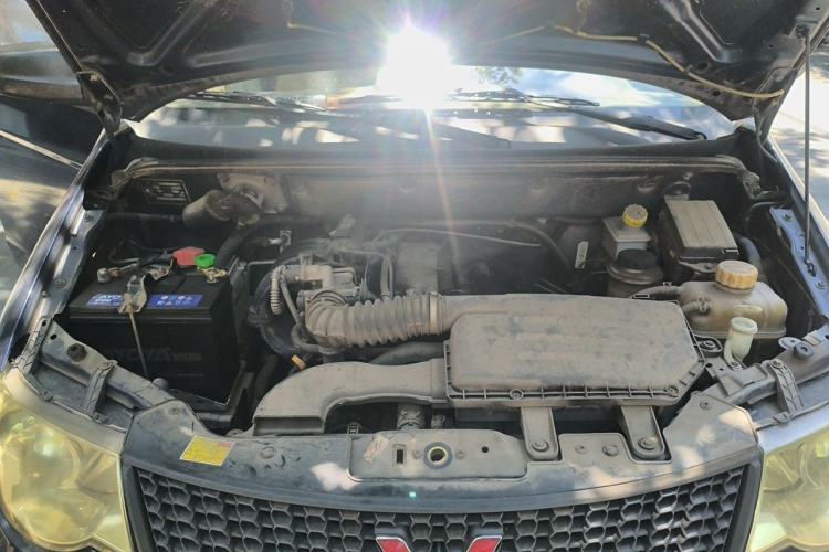 Used Wuling Hongguang 2010 1.2L Base Version China IV Standard Engine Bay