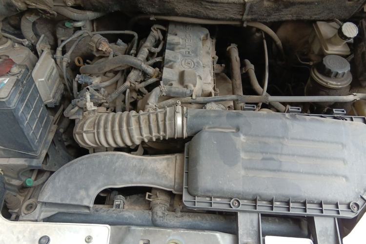 Used Wuling Hongguang 2010 1.4L Standard Version Engine Bay