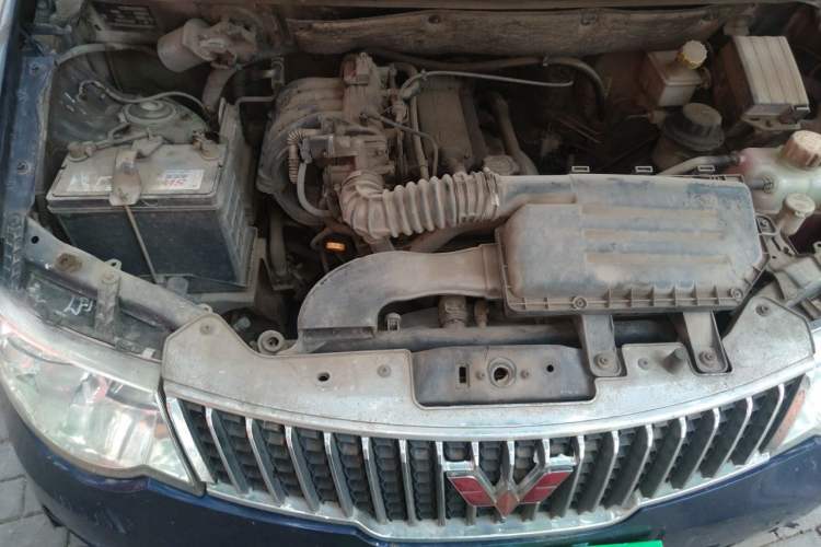 Used Wuling Hongguang 2010 1.2L Comfort Edition China IV Engine Bay