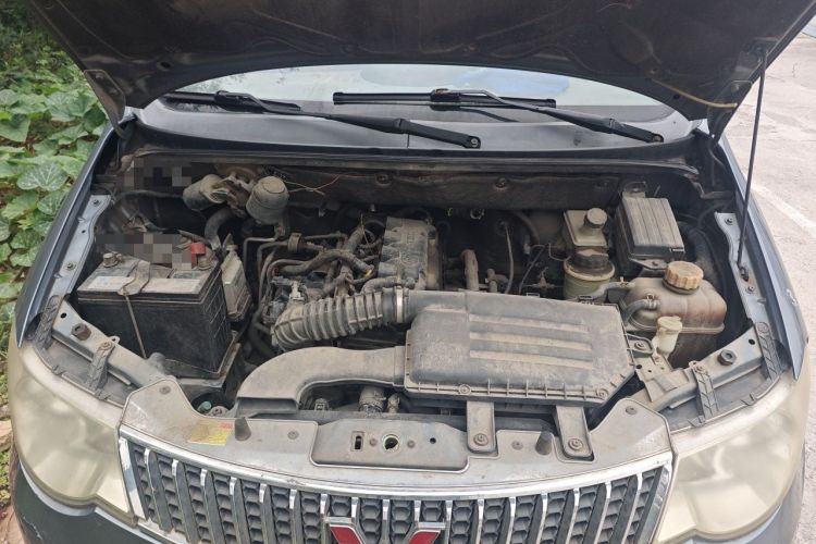 Used Wuling Hongguang 2010 1.4L Comfort Version Engine Bay